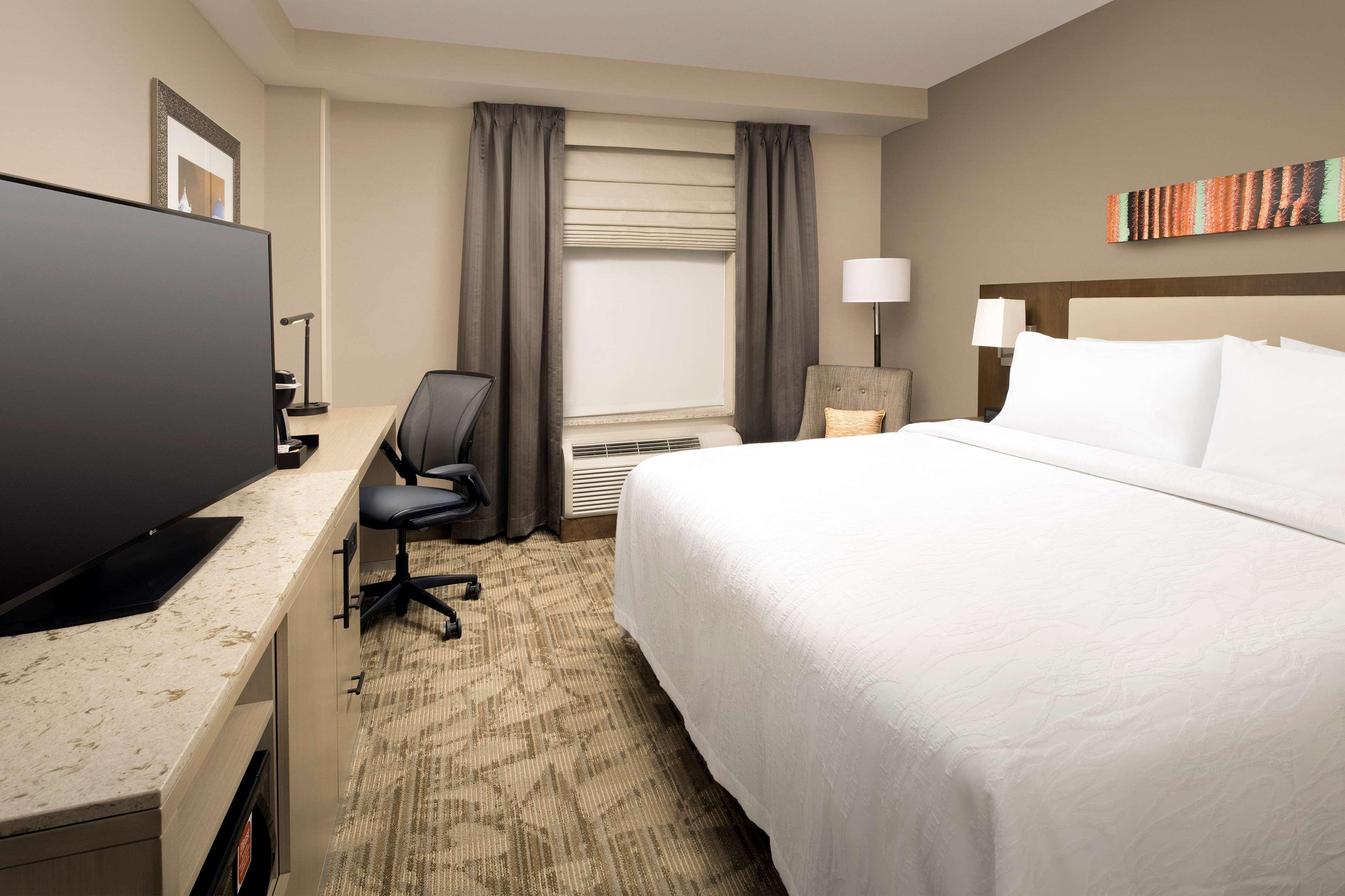 Hilton Garden Inn San Antonio Downtown Riverwalk Номер фото