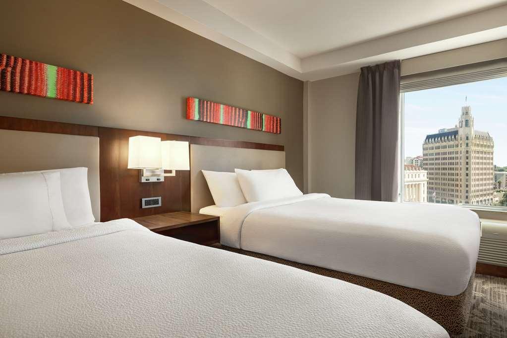 Hilton Garden Inn San Antonio Downtown Riverwalk Номер фото